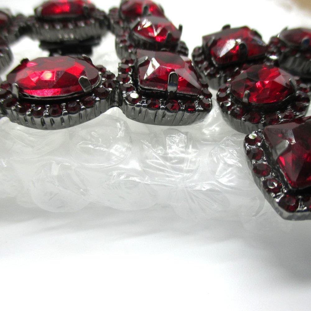 White House Black Market Glass Ruby Crystal Shoe Clips 1 Set NWT Luxury - Picture 6 of 9